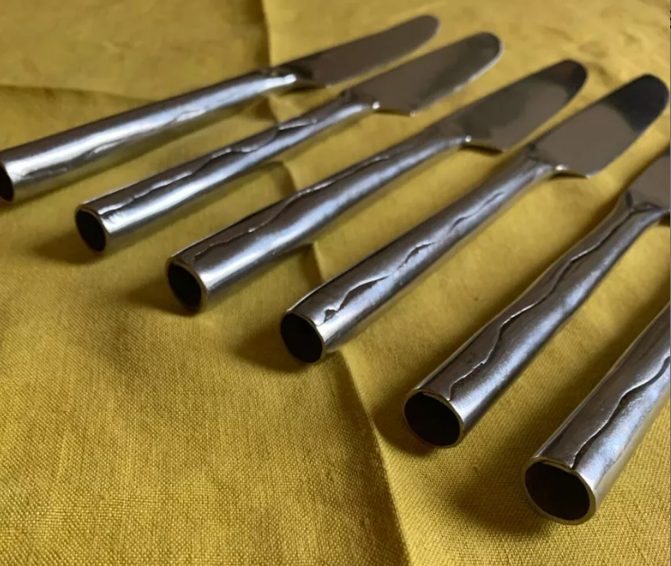 Lot de 6 couteaux en métal plié vintage
