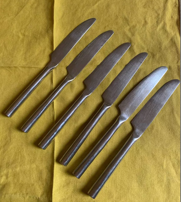 Lot de 6 couteaux en métal plié vintage