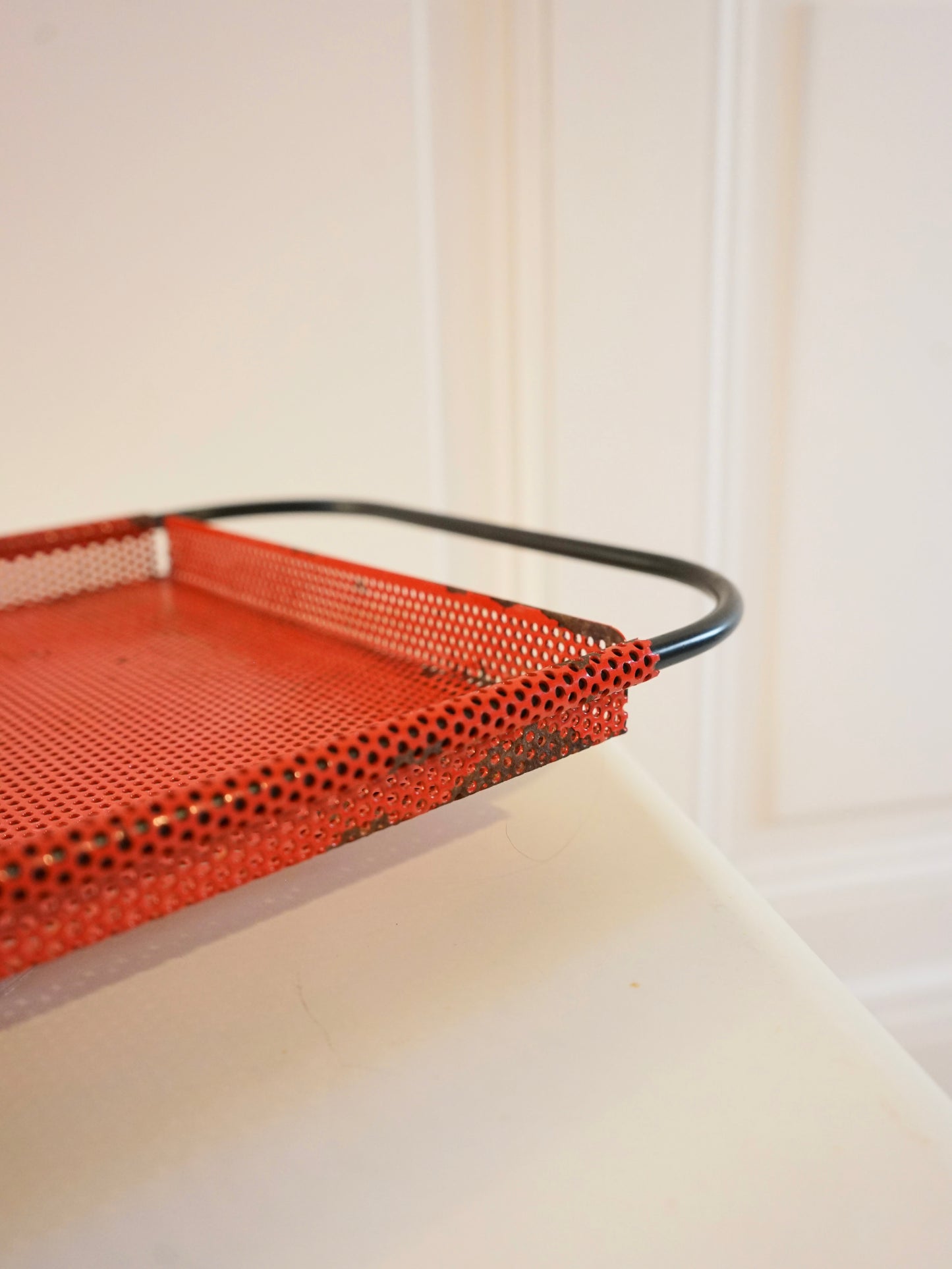Plateau perforé design italien
