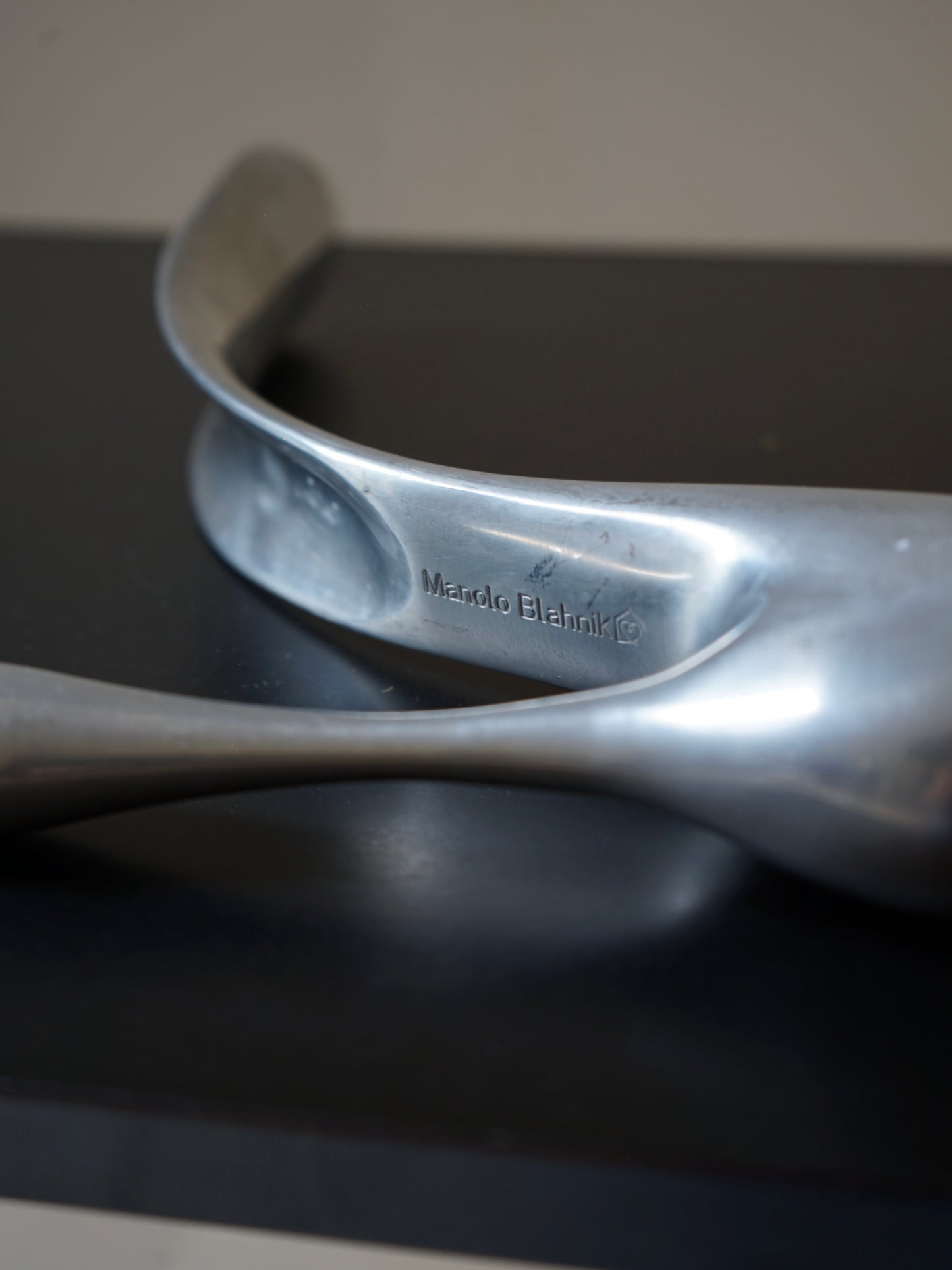 Chausse-pied Manolo Blahnik pour Habitat.