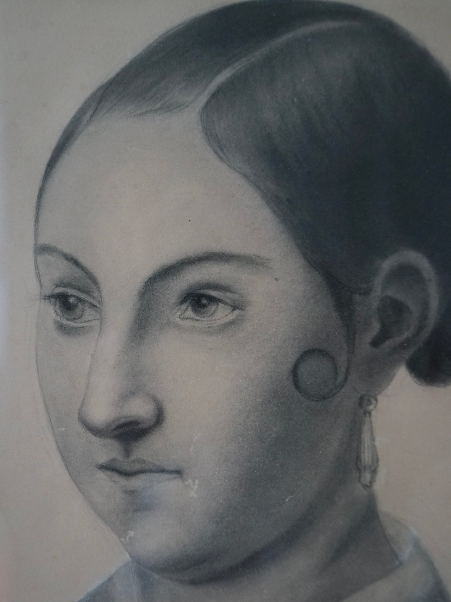 La Jeune Femme en fusain et craie