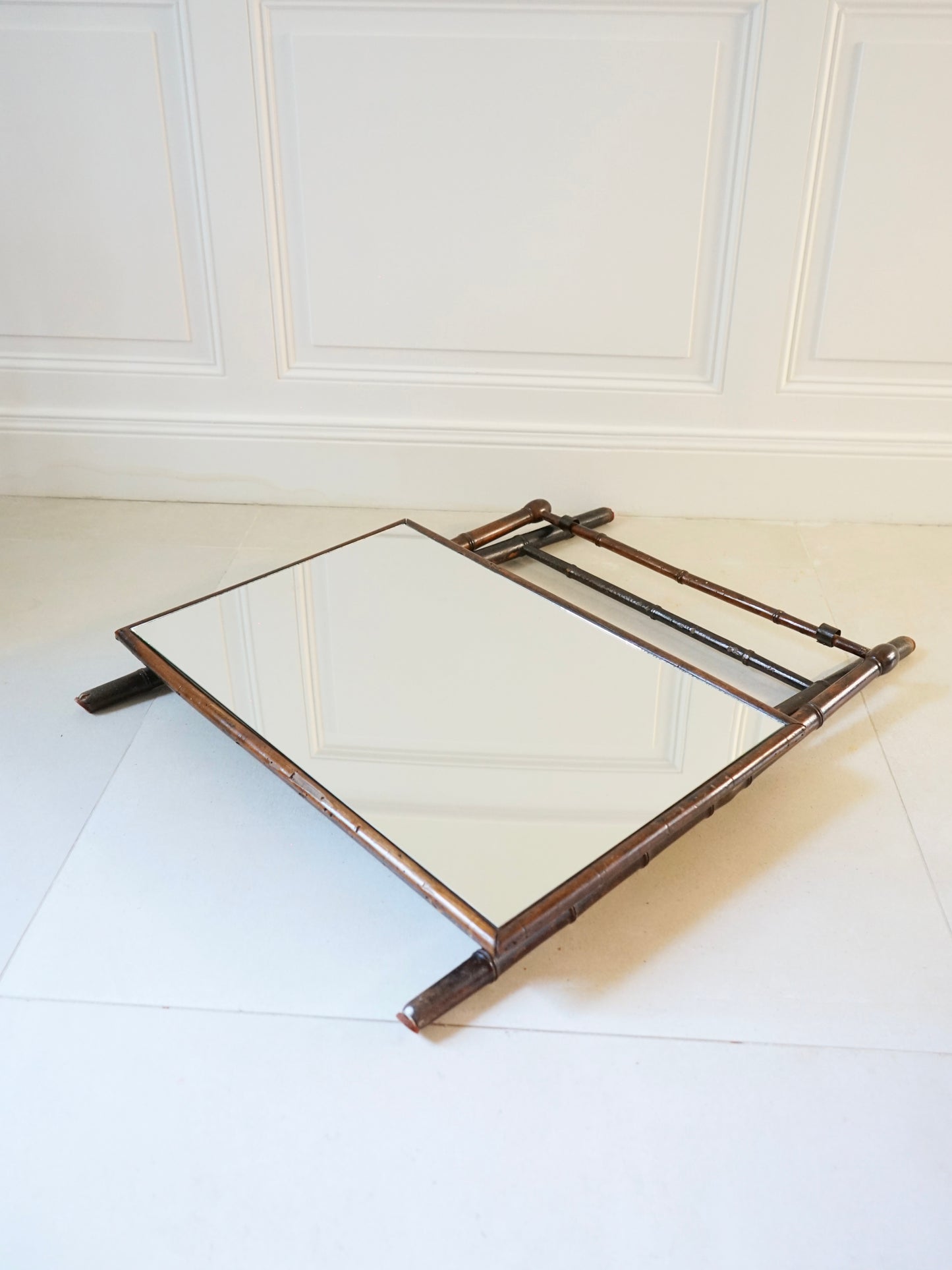 Table pliante imitation bambou