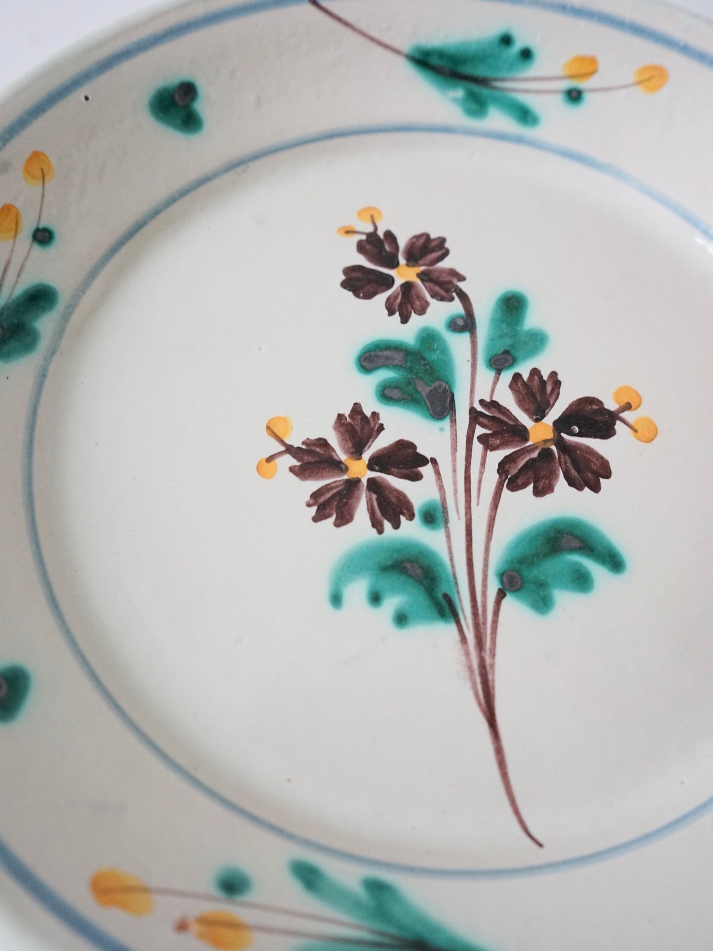 Assiette en faïence, Nevers XVIIIe siècle