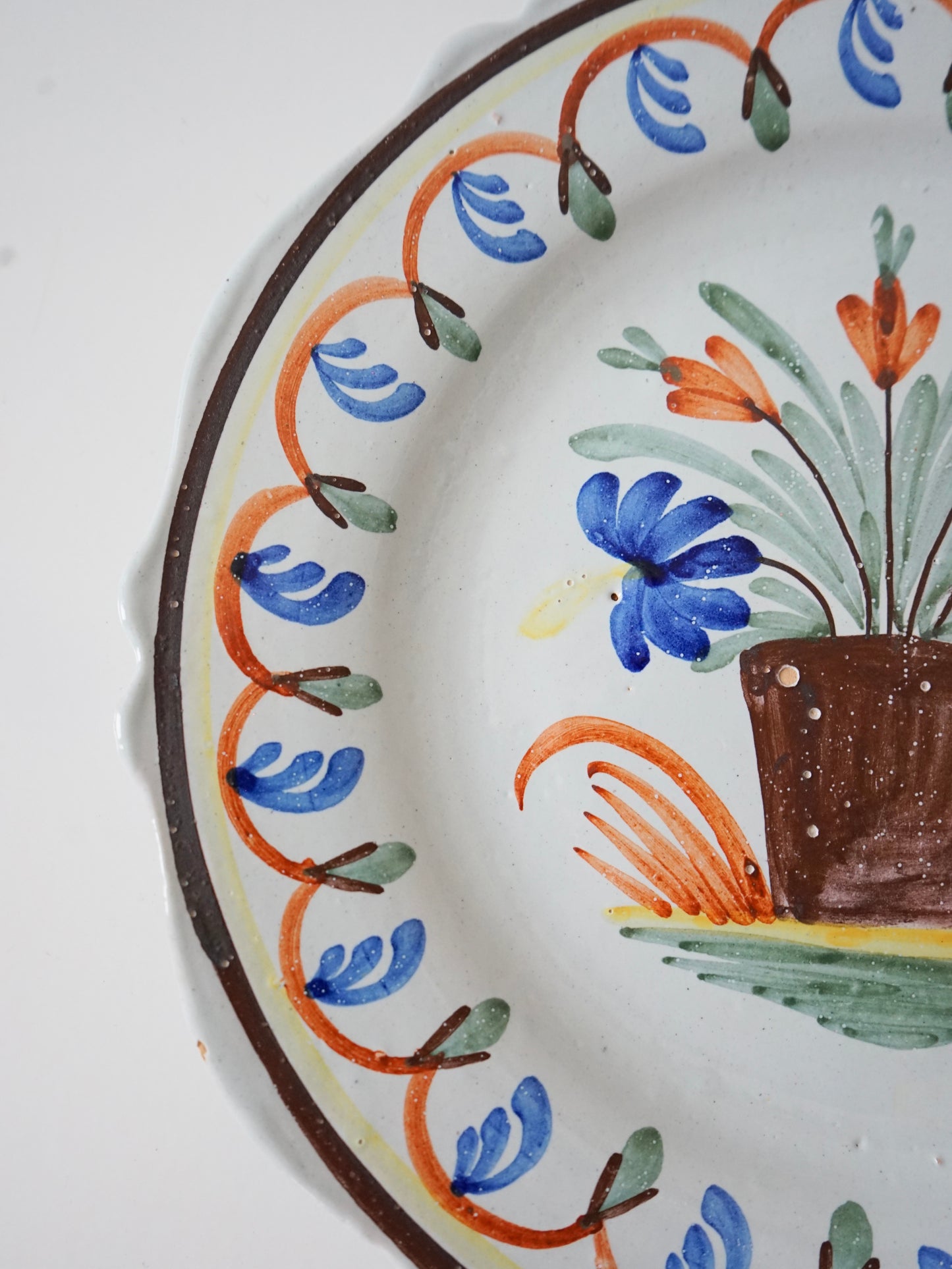 Assiette en faïence de Quimper, XIXe siècle