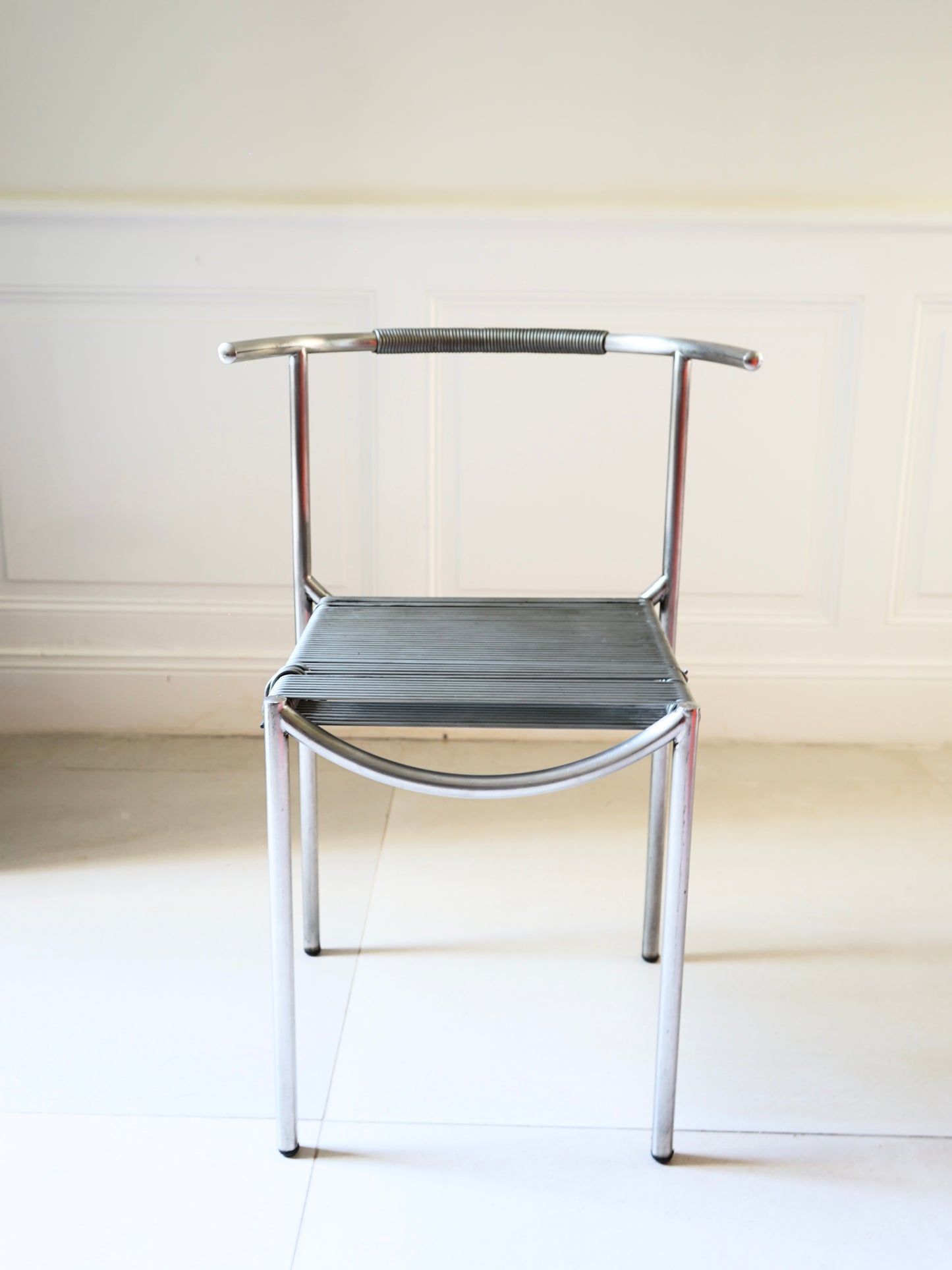 Paire de chaises "Jim Hunter" Philippe Starck