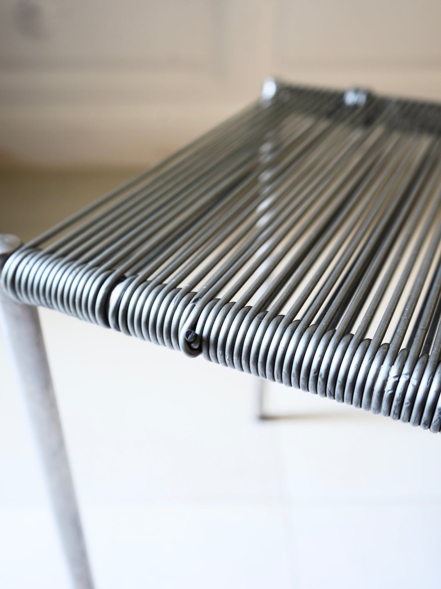 Paire de chaises "Jim Hunter" Philippe Starck