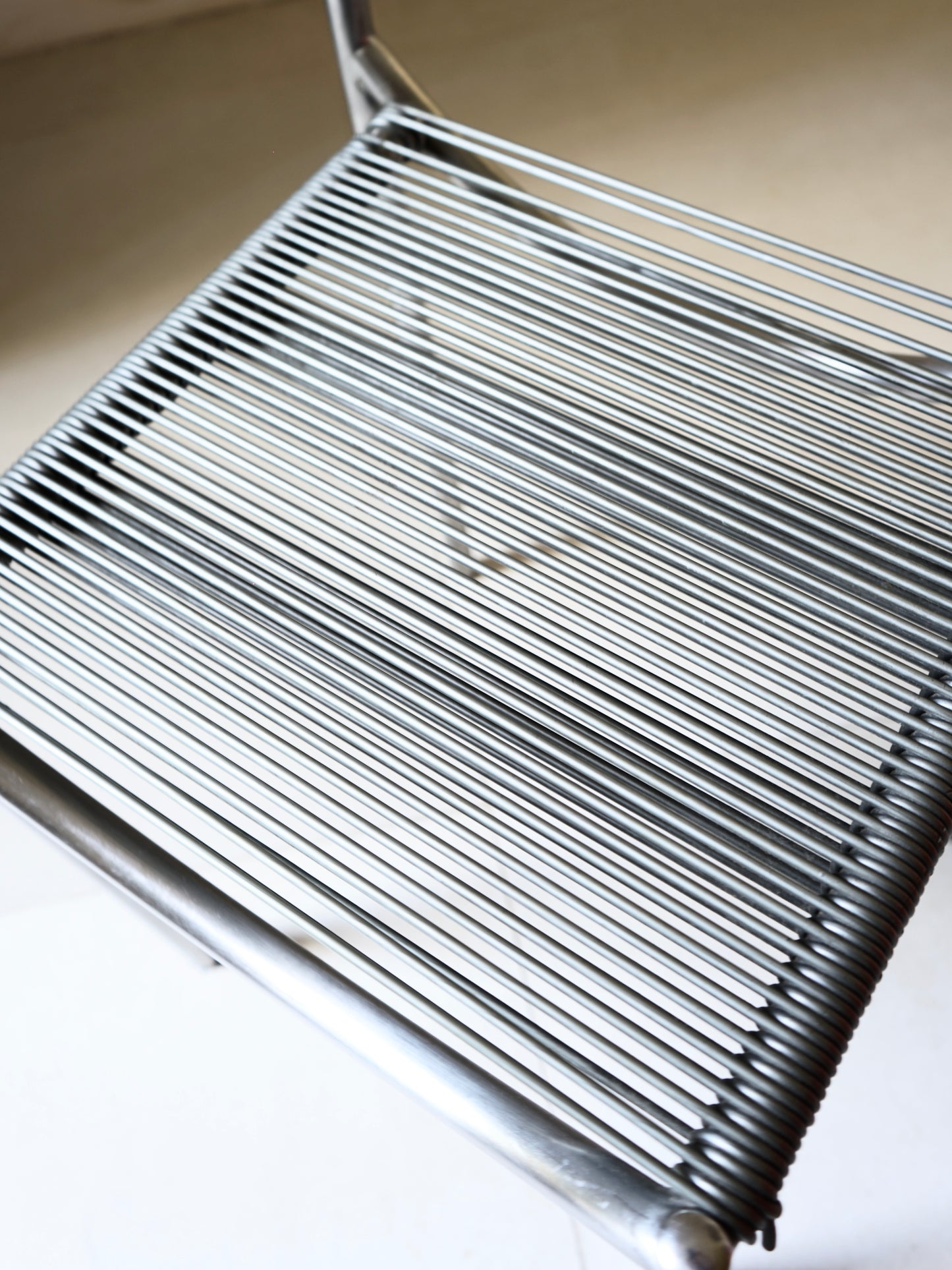 Paire de chaises "Jim Hunter" Philippe Starck