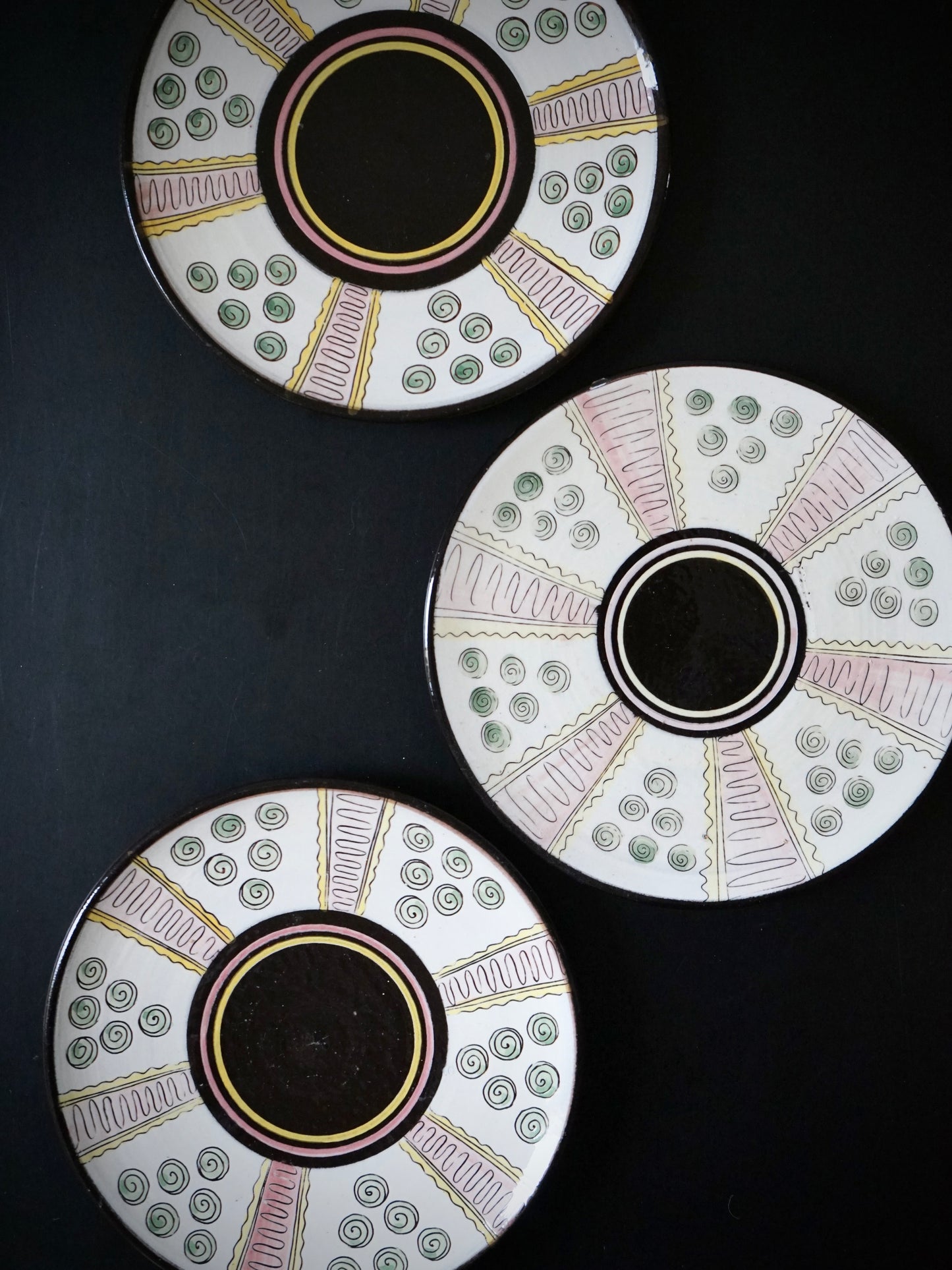 Lot de 6 assiettes décoratives de la manufacturre d'Heimberg en Suisse, années 50.