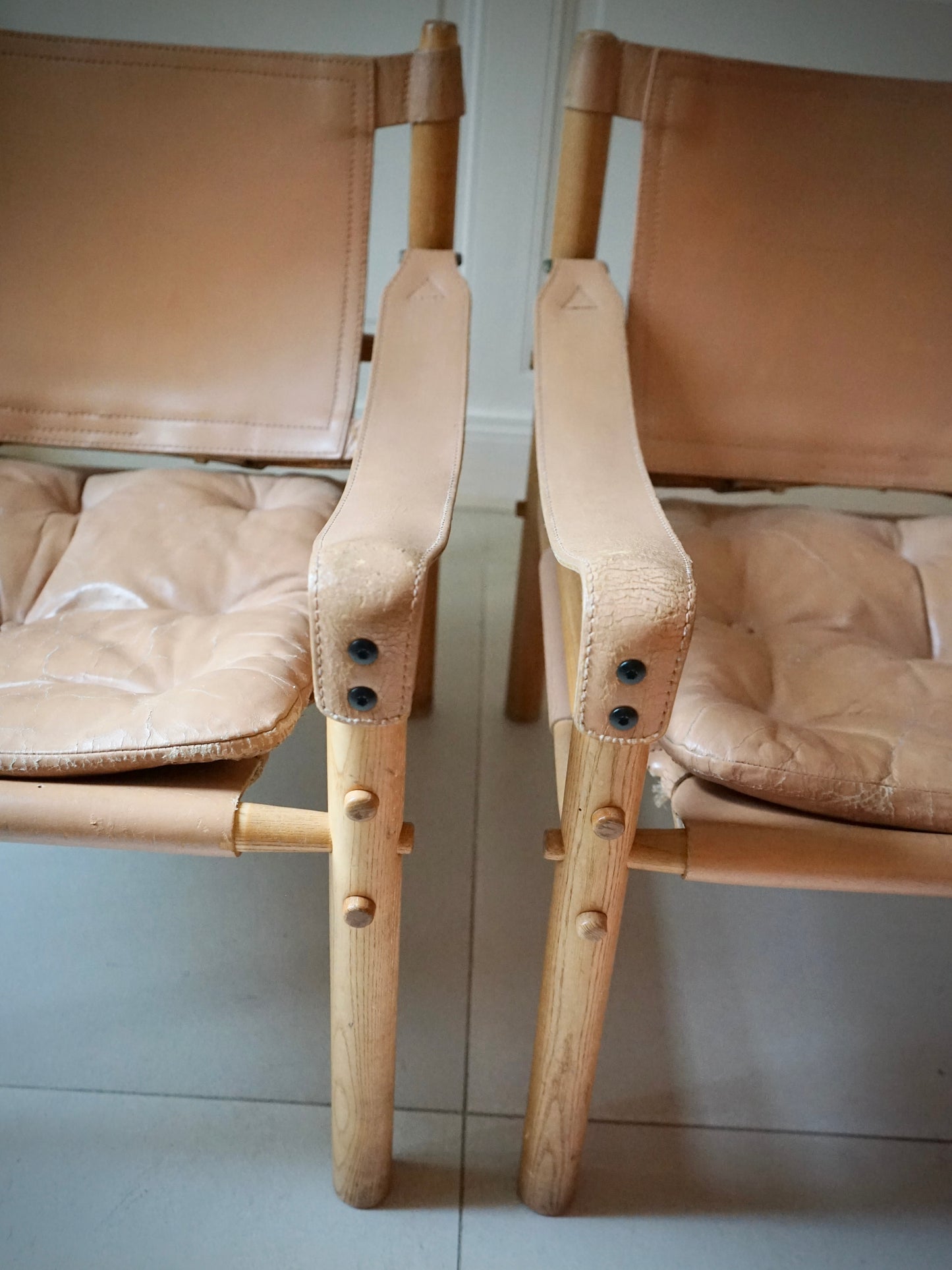 Paire de fauteuils "Sirocco" design Arne Norell années 60.