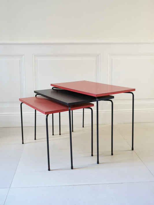 Tables gigognes en formica