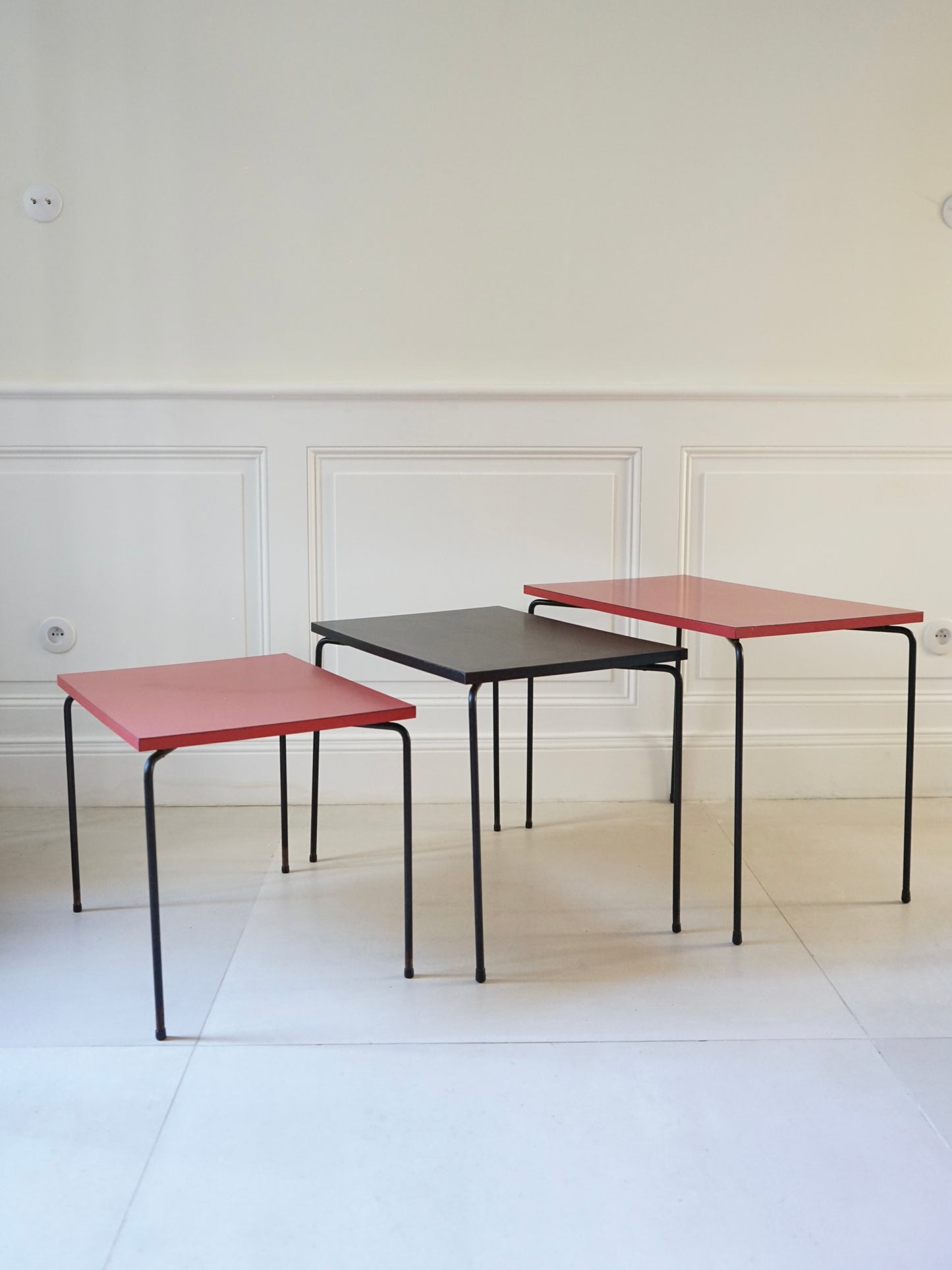 Tables gigognes en formica