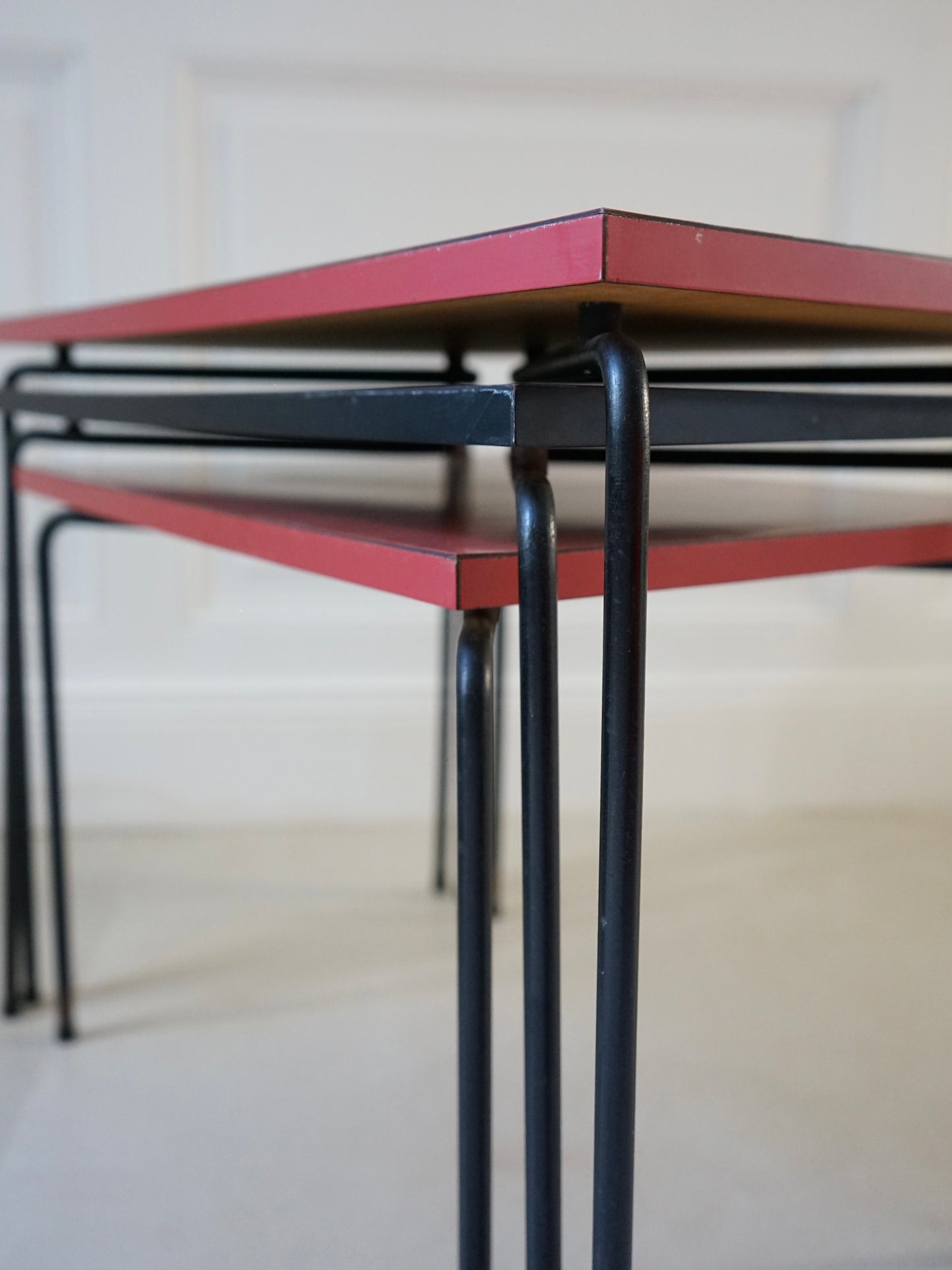 Tables gigognes en formica