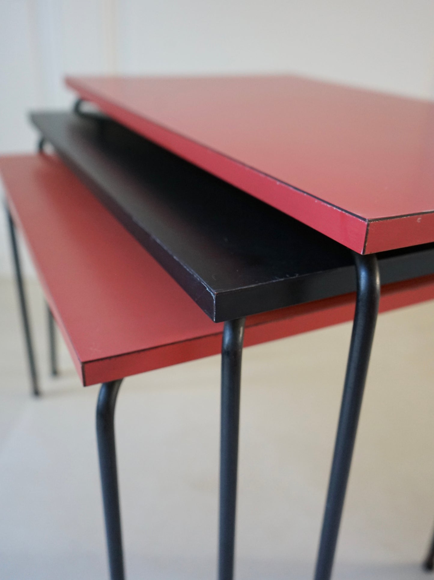 Tables gigognes en formica