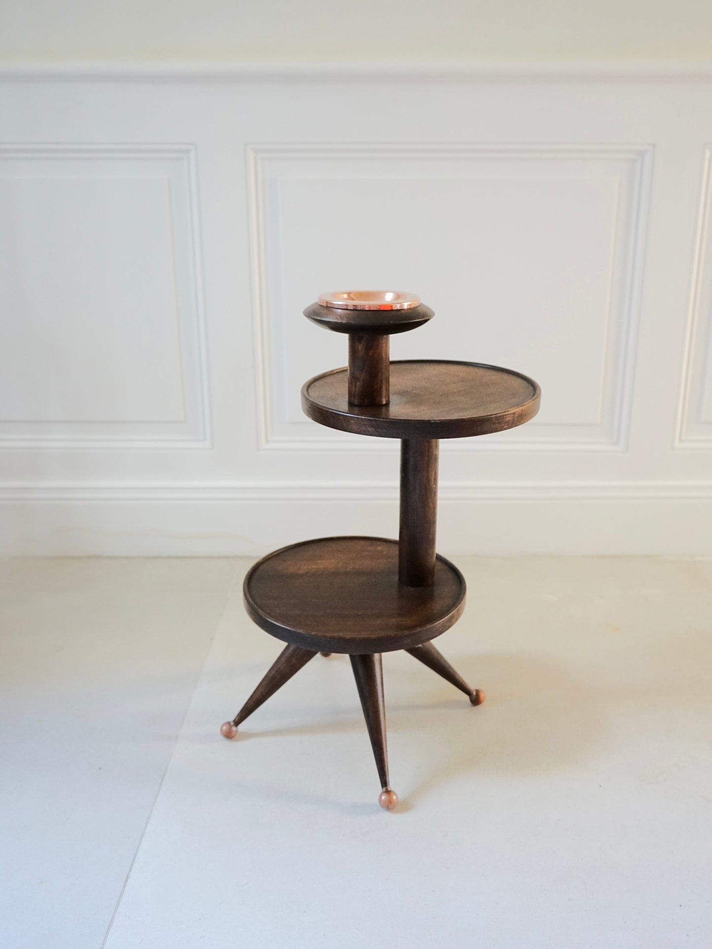 Petite table de fumeur en bois