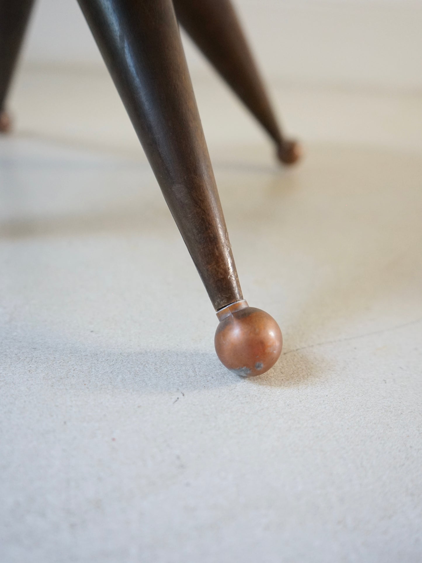 Petite table de fumeur en bois