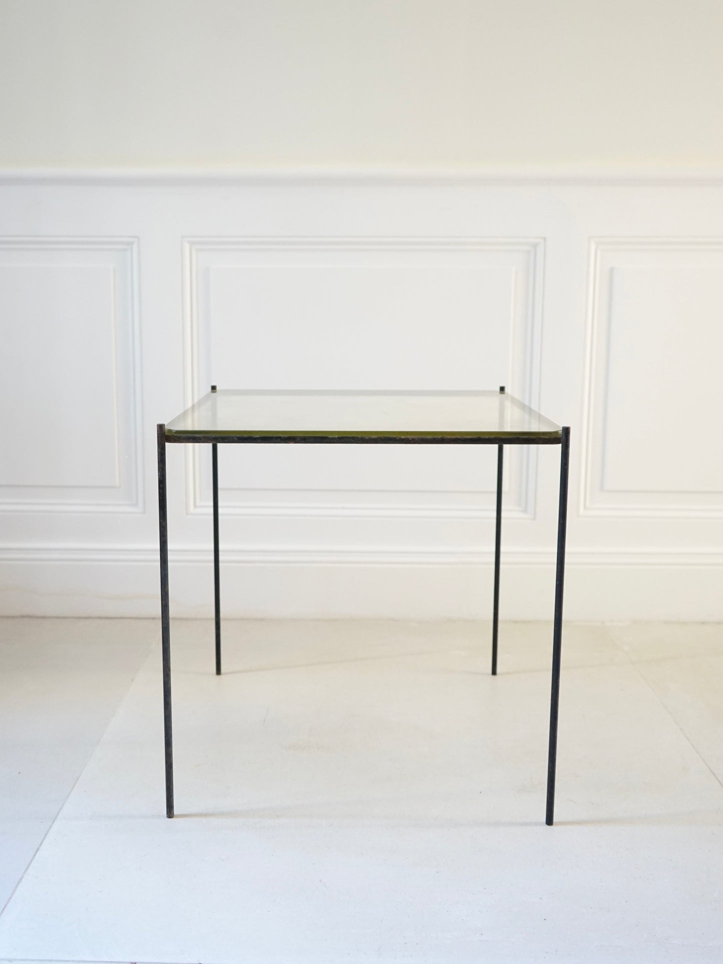 Table d'appoint brutaliste