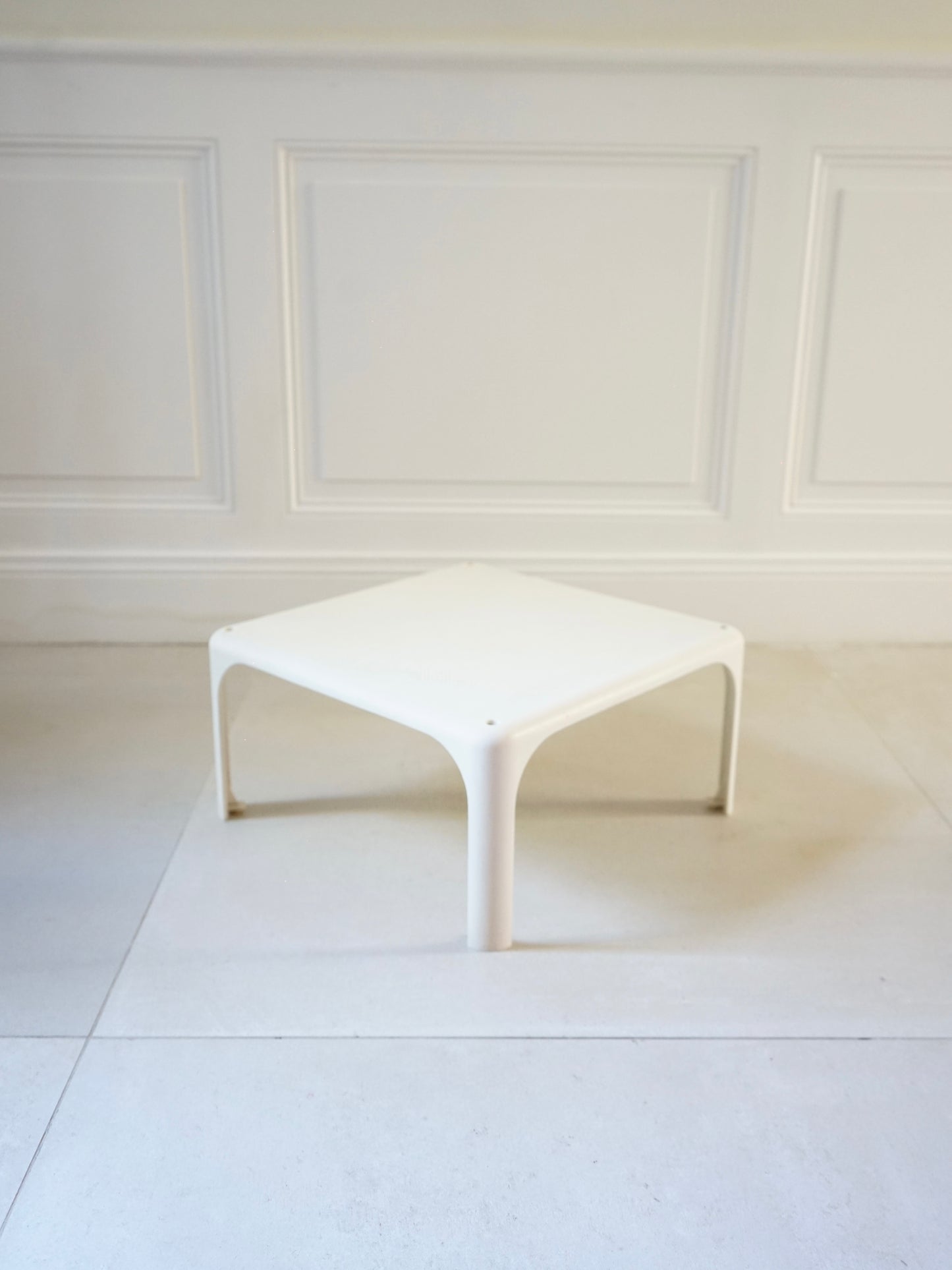 Paire de tables basses Demetrio 45, Vico Magistretti, Artemide